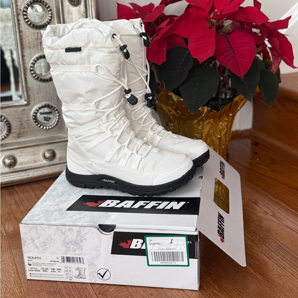 Baffin Women's White Winter Boots